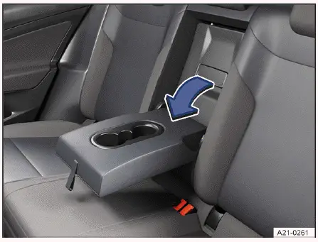 Volkswagen ID.4 - Fig. 1 Pass-through in the rear seat backrest.