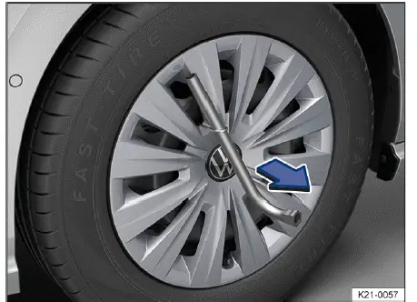 Volkswagen ID.4 - Fig. 1 Remove the wheel hub cover.