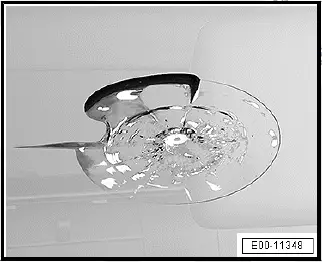 Volkswagen ID.4. Combined fracture (stone chip)